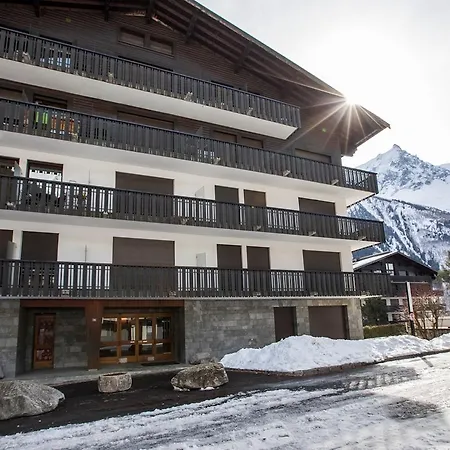 Du Brevent - Mont-blanc Village * Chamonix