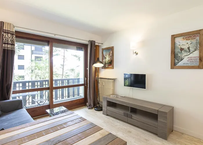 Du Brevent - Mont-blanc Village * Chamonix